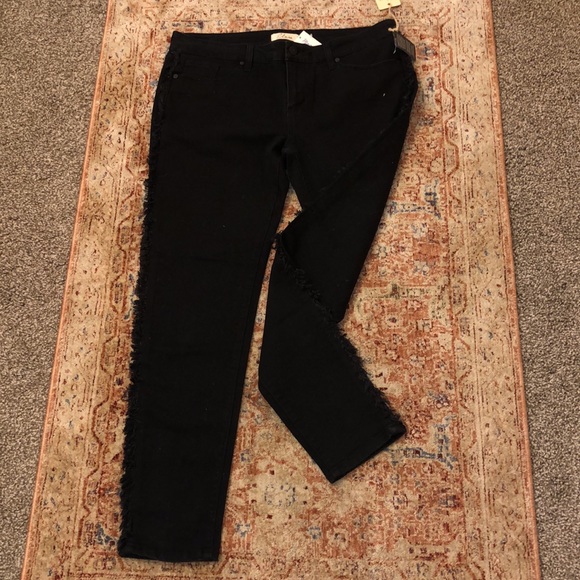 NWT Black Fringe Jeans - Picture 7 of 7